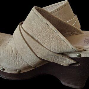 UGGS Clogs
